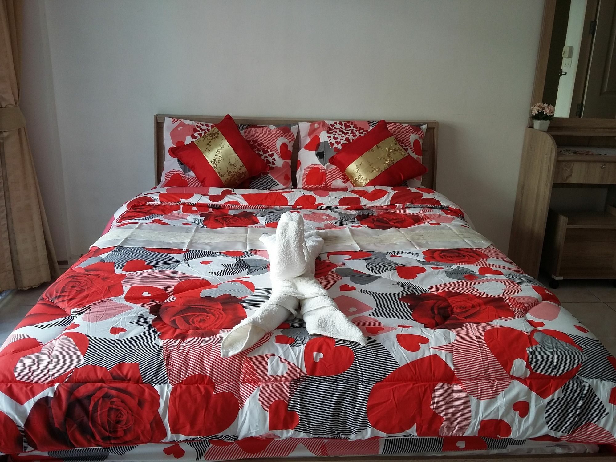 Sunshine Guesthouse Patong Zewnętrze zdjęcie